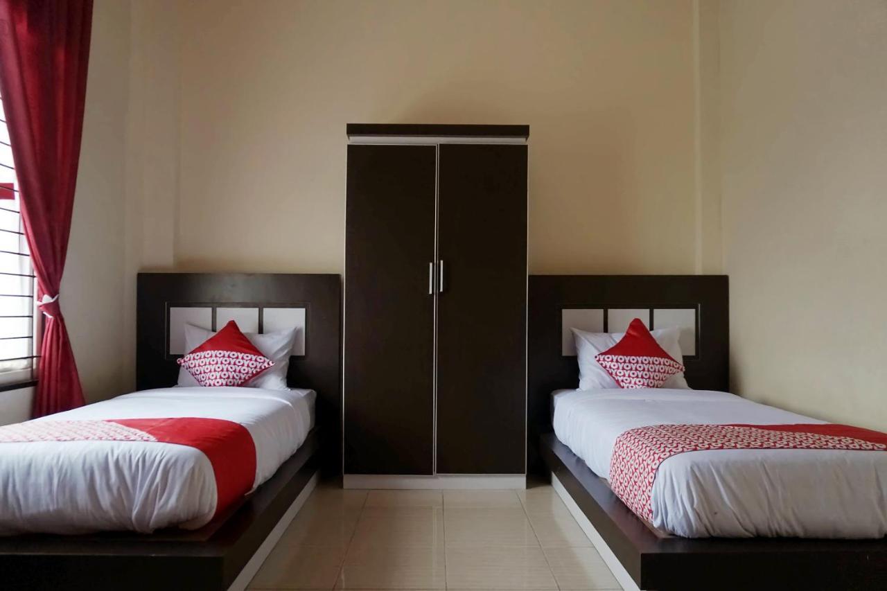 Oyo 1394 Rumaisa Homestay Syariah Pekanbaru Exterior foto