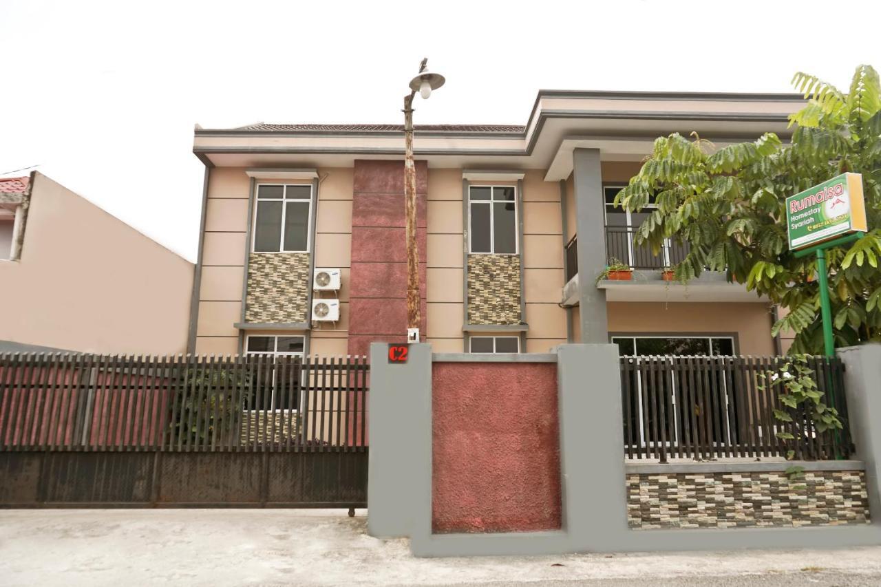 Oyo 1394 Rumaisa Homestay Syariah Pekanbaru Exterior foto