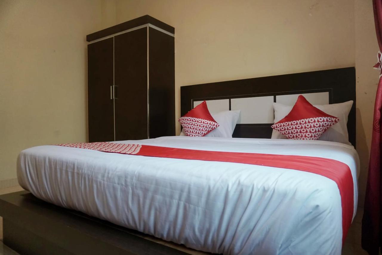 Oyo 1394 Rumaisa Homestay Syariah Pekanbaru Exterior foto